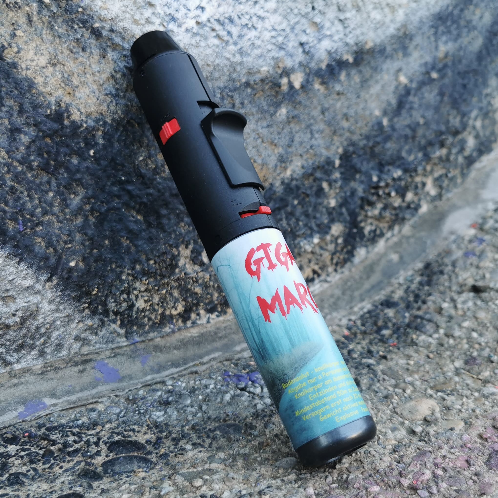 Giant Maroon - Pyro Torch