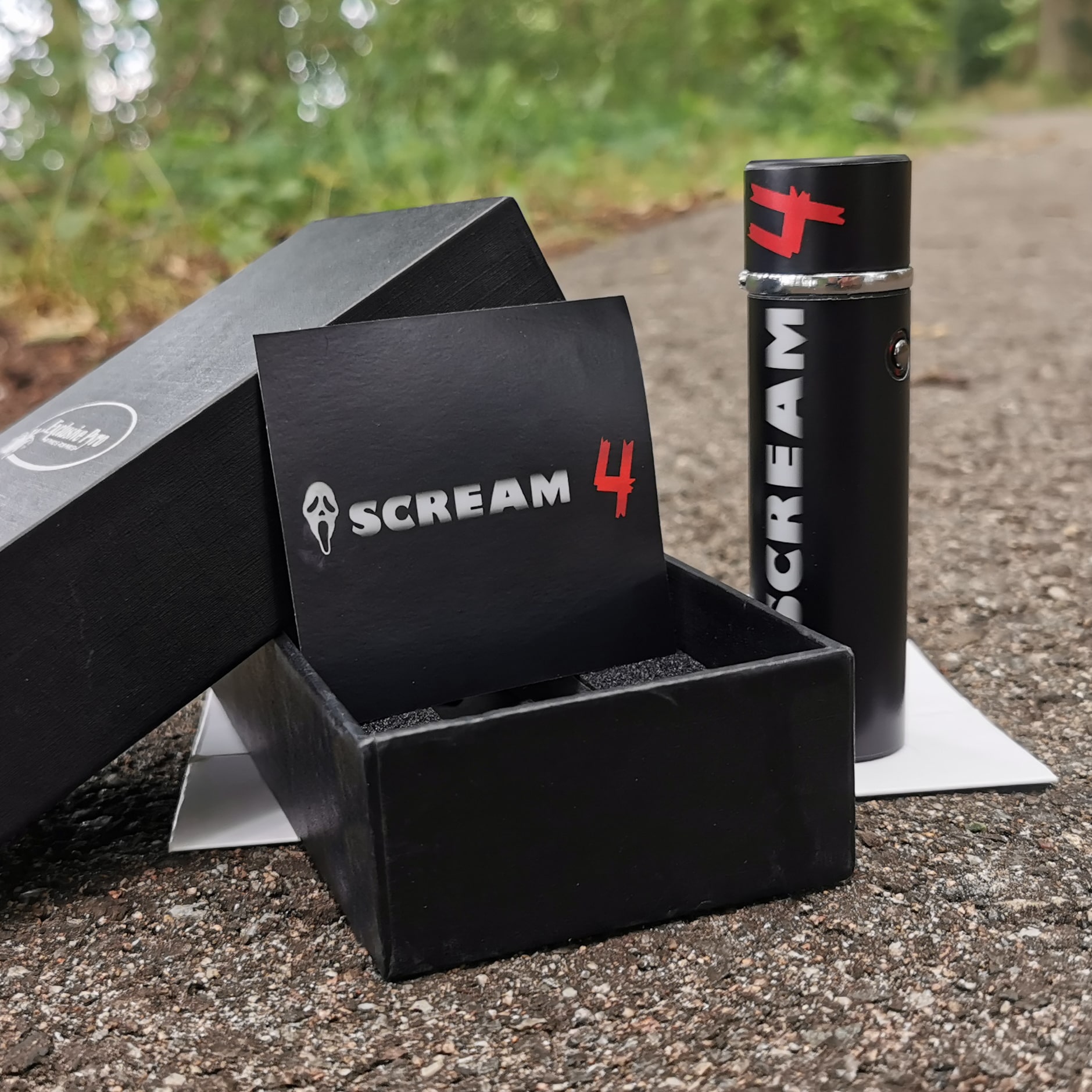 Scream 4 - Plasma Blazer + Vinyl Sticker